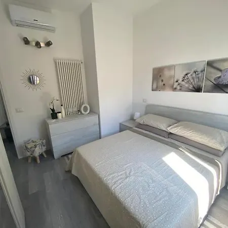 Comfy Brand New Equipped Como